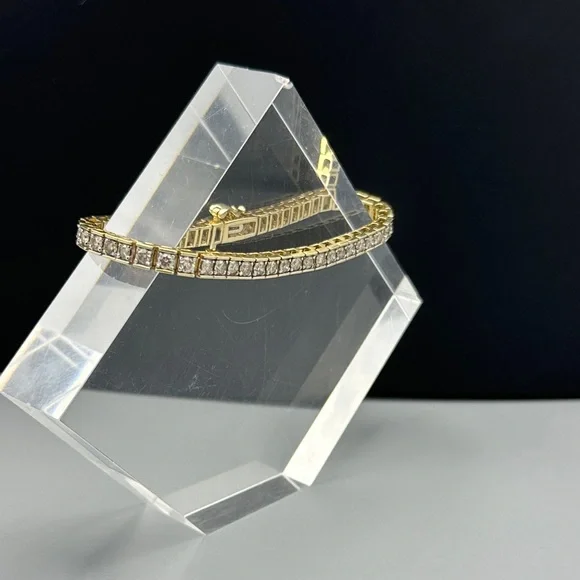 14k Gold and Natural Diamond Bracelet - Picture 2 of 5